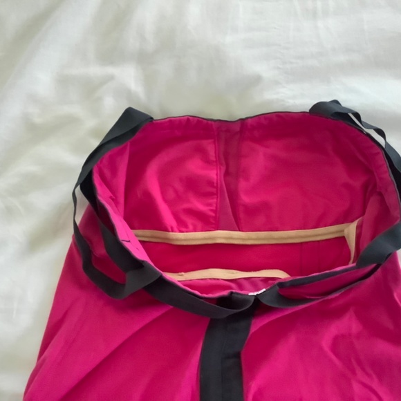 Lululemon tank with built in bra - Picture 3 of 4